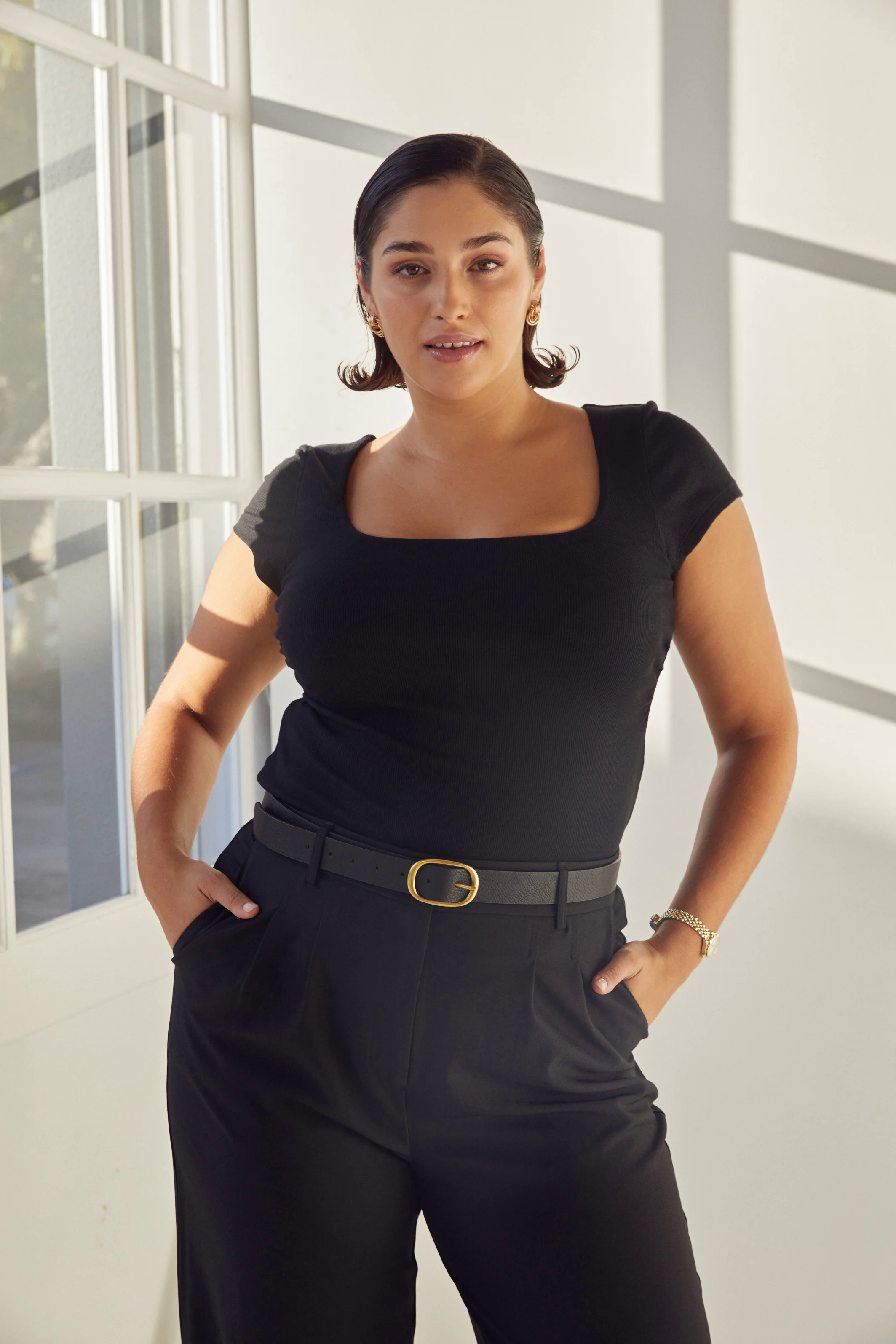 Busty Basics - T-shirt