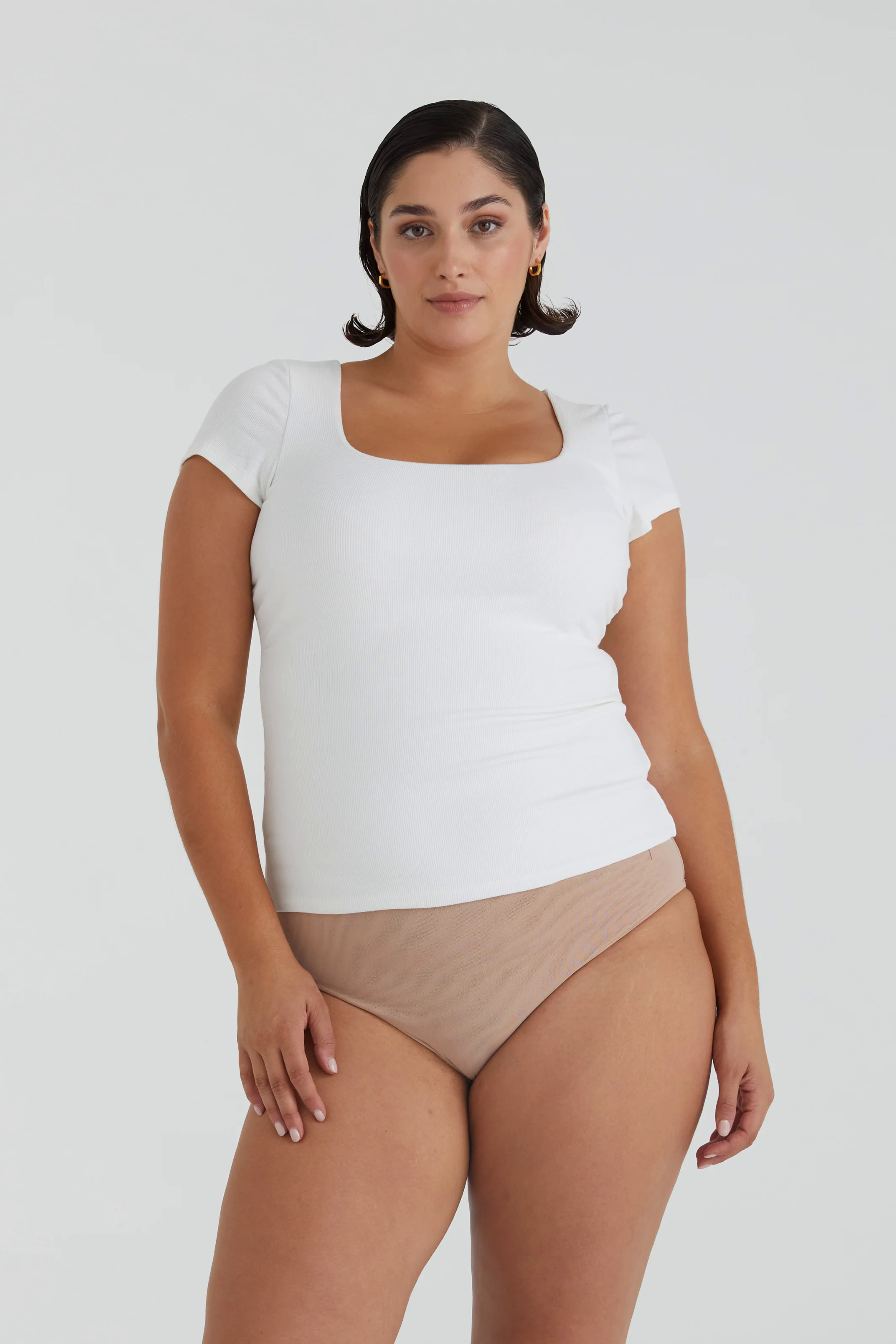 Busty Basics - T-shirt